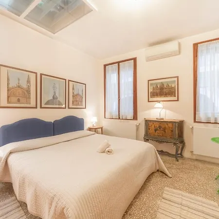 Daire Canal Grande Venedik
